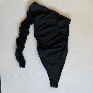 Shein NWOT Women’s Ruched One Sleeve Bodysuit Size S